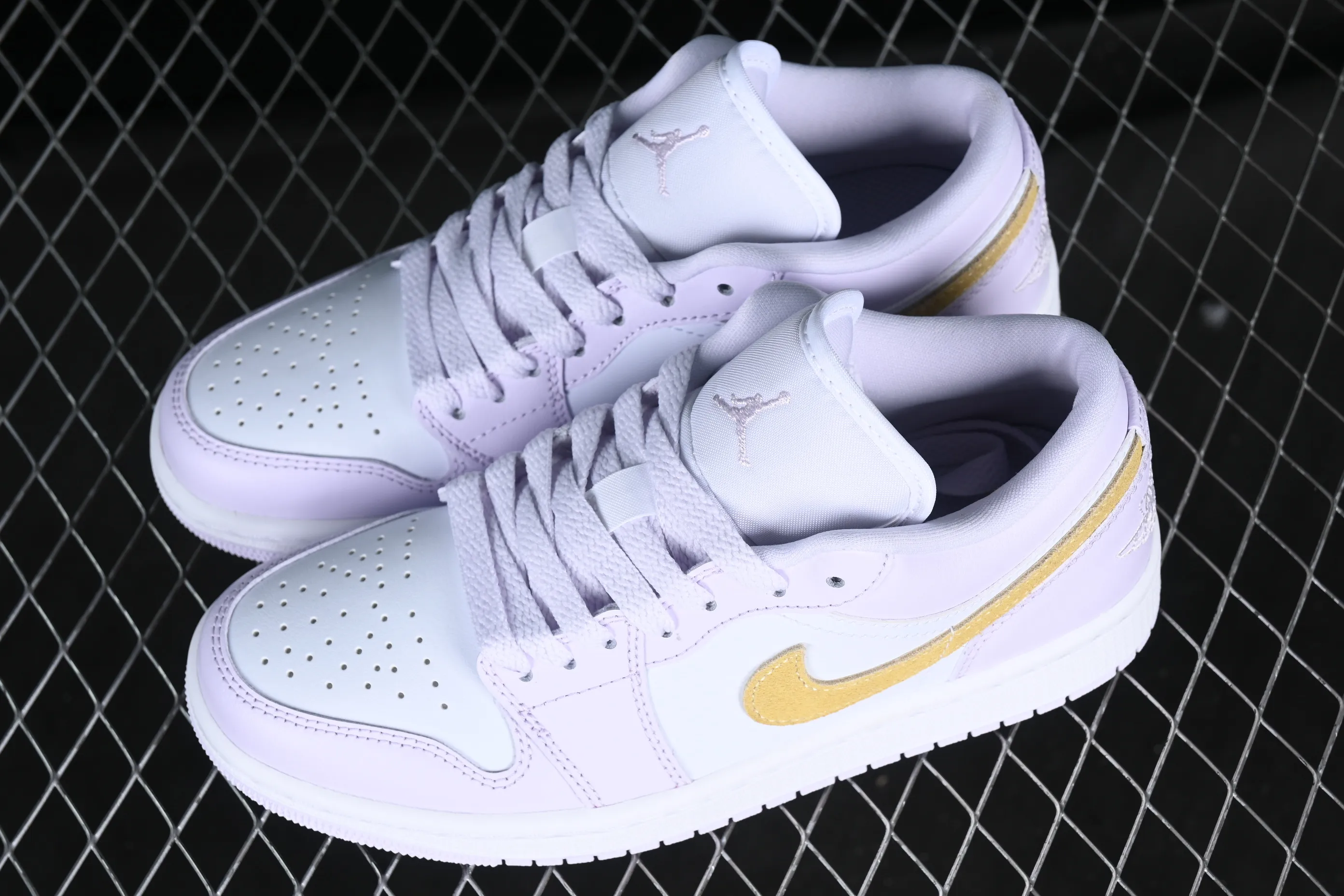 All categories Air Jordan Jordan series basketball shoes Air Jordan 1 Low G version pure original Air Jordan 1 Low "Barely Grape" AJ1 Joe 1 light purple low-top cultural casual sneakers DC0774-501